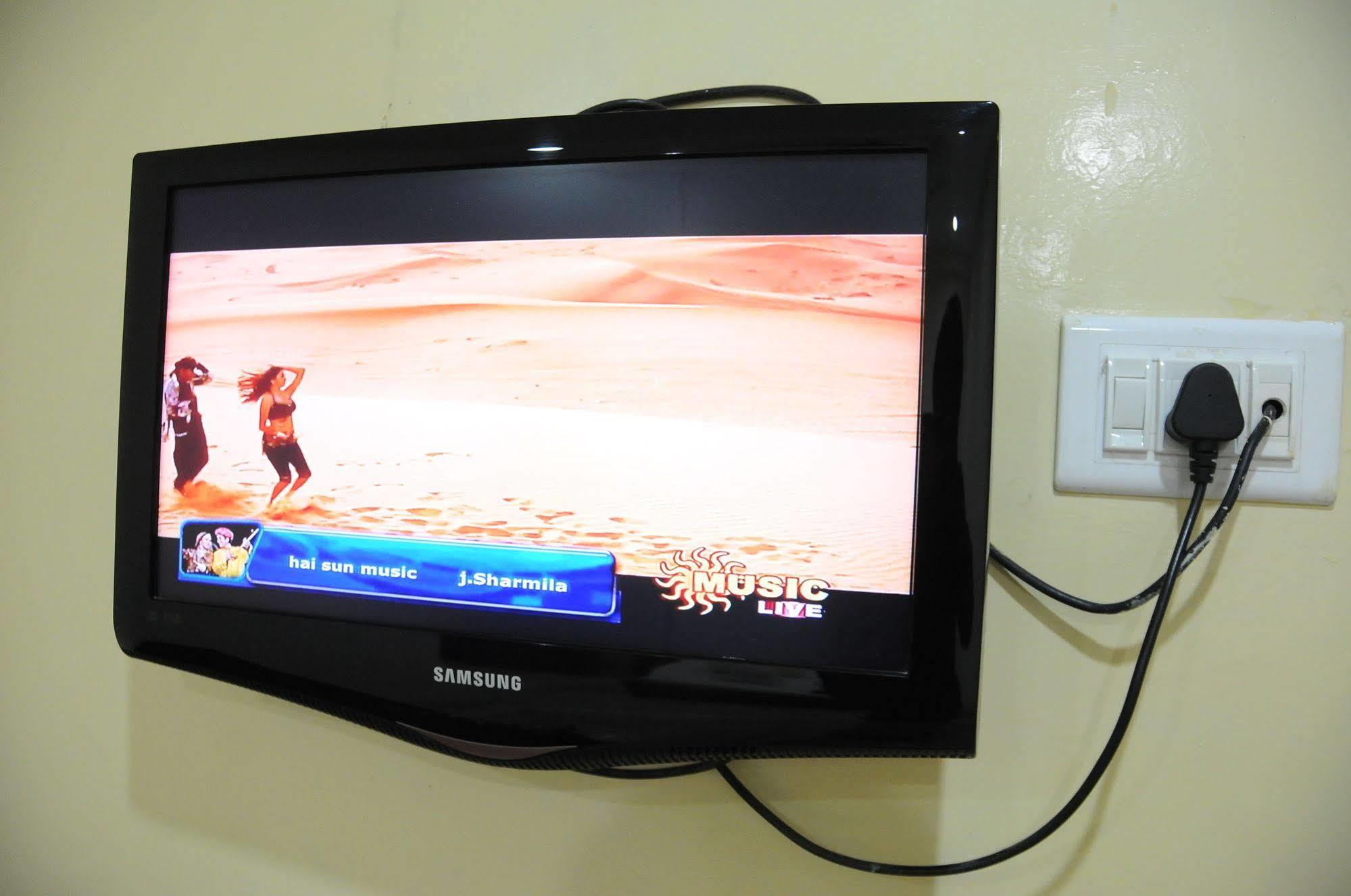 Lloyds Serviced Apartments, Near Music Academy Chennai Bagian luar foto