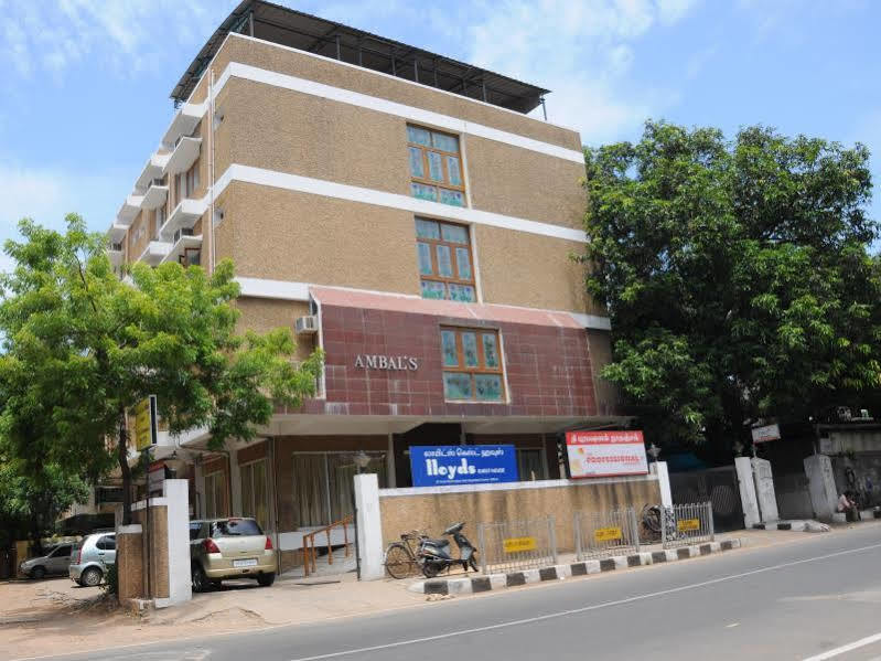 Lloyds Serviced Apartments, Near Music Academy Chennai Bagian luar foto